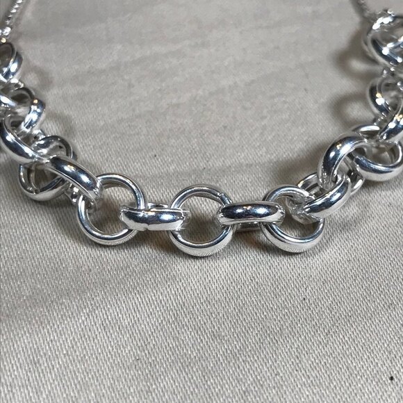 Chainlink Fashion Bracelet - Picture 2 of 5